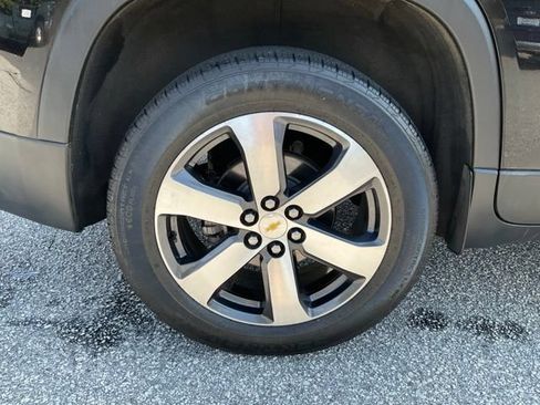 Used 2020 Chevrolet Traverse LT w/ LT Premium Package FWD image 30