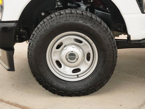 Used 2023 Ford F250 XL w/ FX4 Off-Road Package image 10