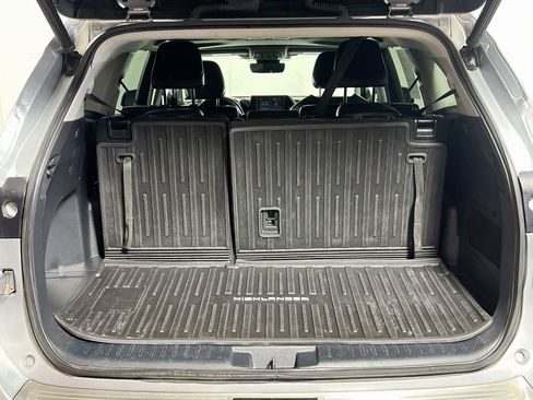 Certified 2021 Toyota Highlander XLE AWD/4WD image 24