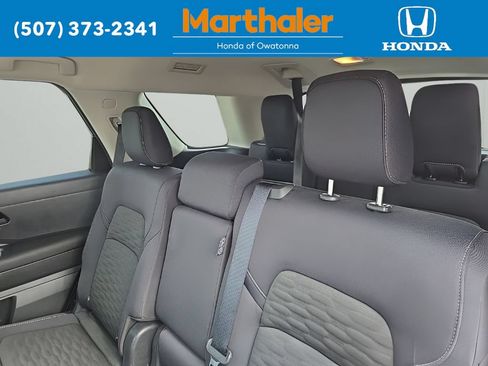 Used 2025 Nissan Pathfinder SV FWD image 13