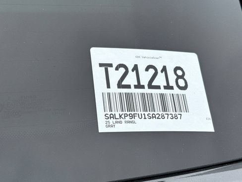 Certified 2025 Land Rover Range Rover SE AWD/4WD image 35