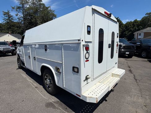 Used 2016 Ford E-350 and Econoline 350 Super Duty w/ Power Windows & Locks Group RWD image 4