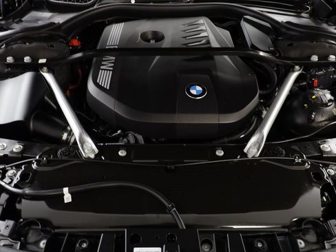 Certified 2025 BMW 740i xDrive w/ Premium Package image 24