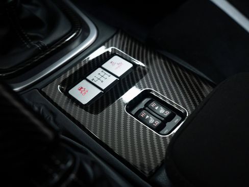 Used 2025 Toyota GR86 Premium image 17