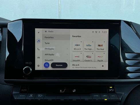 Used 2025 Toyota Camry LE image 28