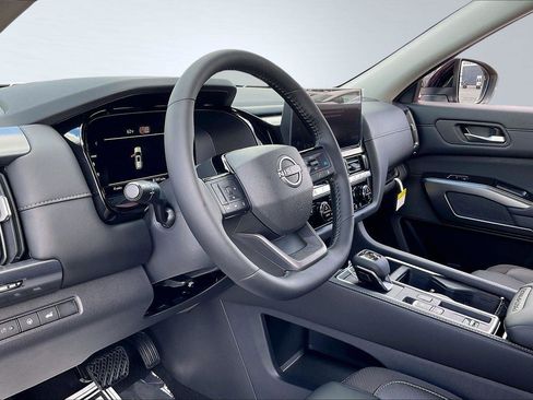 New 2026 Nissan Pathfinder SL FWD image 7