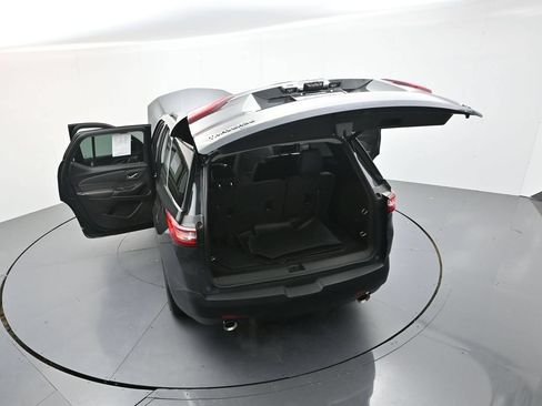 Used 2018 Chevrolet Traverse LT FWD image 37