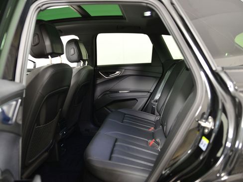 Certified 2024 Audi Q4 e-tron Prestige w/ Black Optic Package image 13