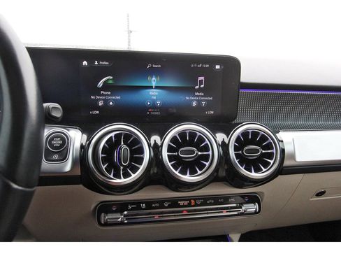 Used 2022 Mercedes-Benz GLB 250 image 21