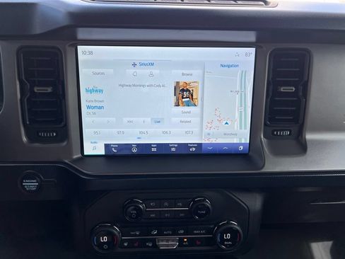 Used 2021 Ford Bronco First Edition AWD/4WD image 32
