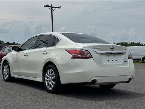 Used 2014 Nissan Altima 2.5 S FWD image 9