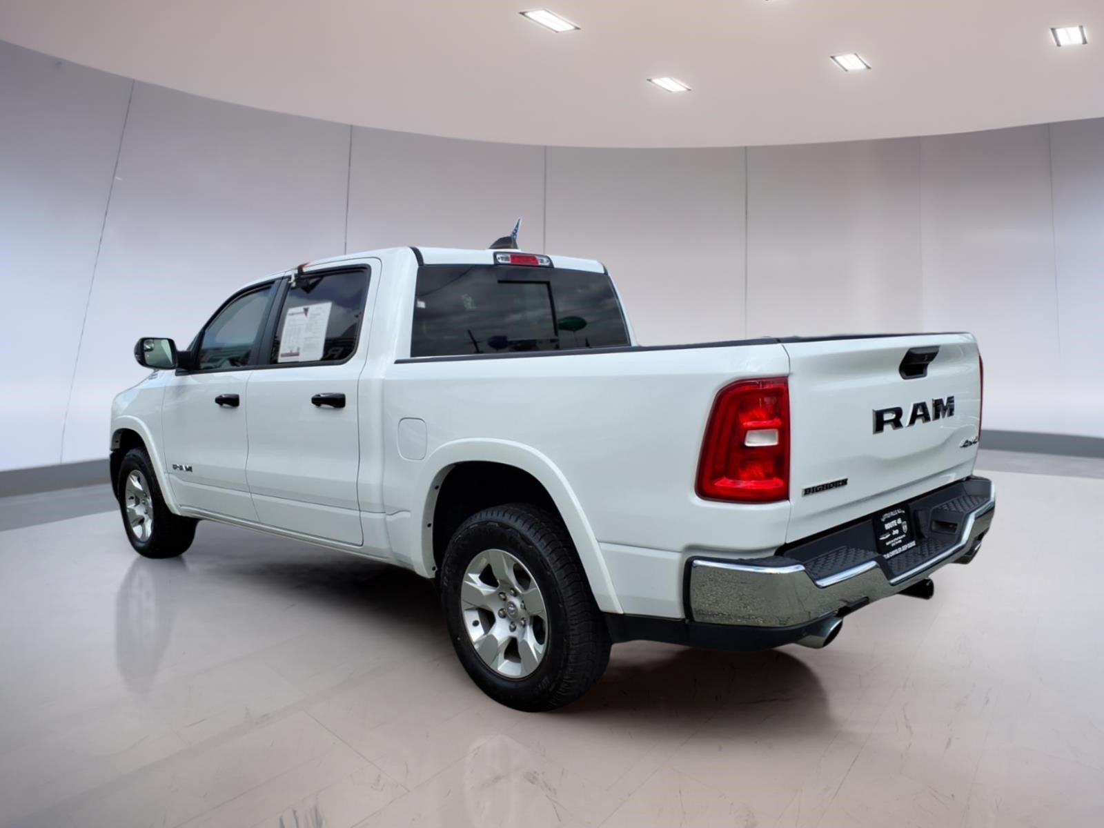 Used 2025 RAM 1500 4x4 Crew Cab image 3
