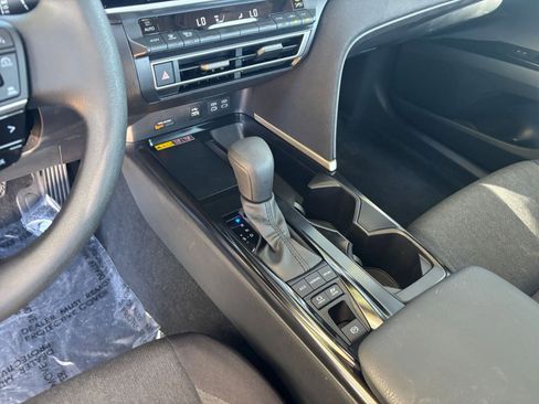 Used 2025 Toyota Camry LE image 41