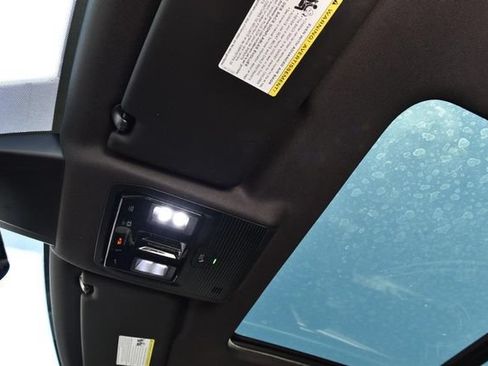 Certified 2025 Volkswagen Atlas Cross Sport SE FWD image 21
