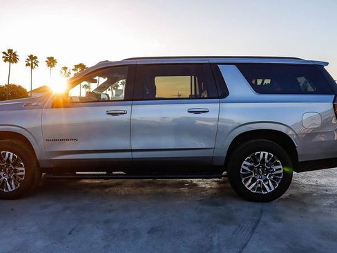 Used 2025 Chevrolet Suburban Z71 AWD/4WD image 14