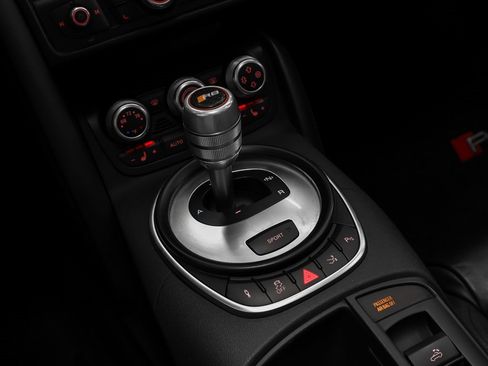 Used 2011 Audi R8 V10 image 47