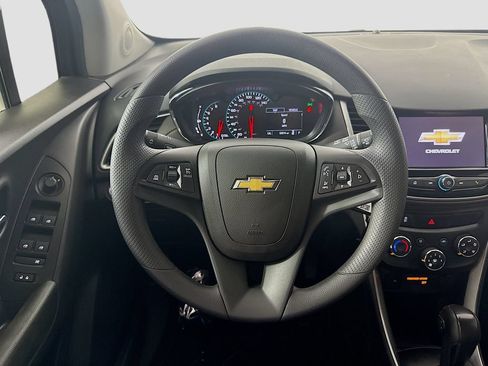 Used 2022 Chevrolet Trax LS w/ Tint and Cruise Package FWD image 11