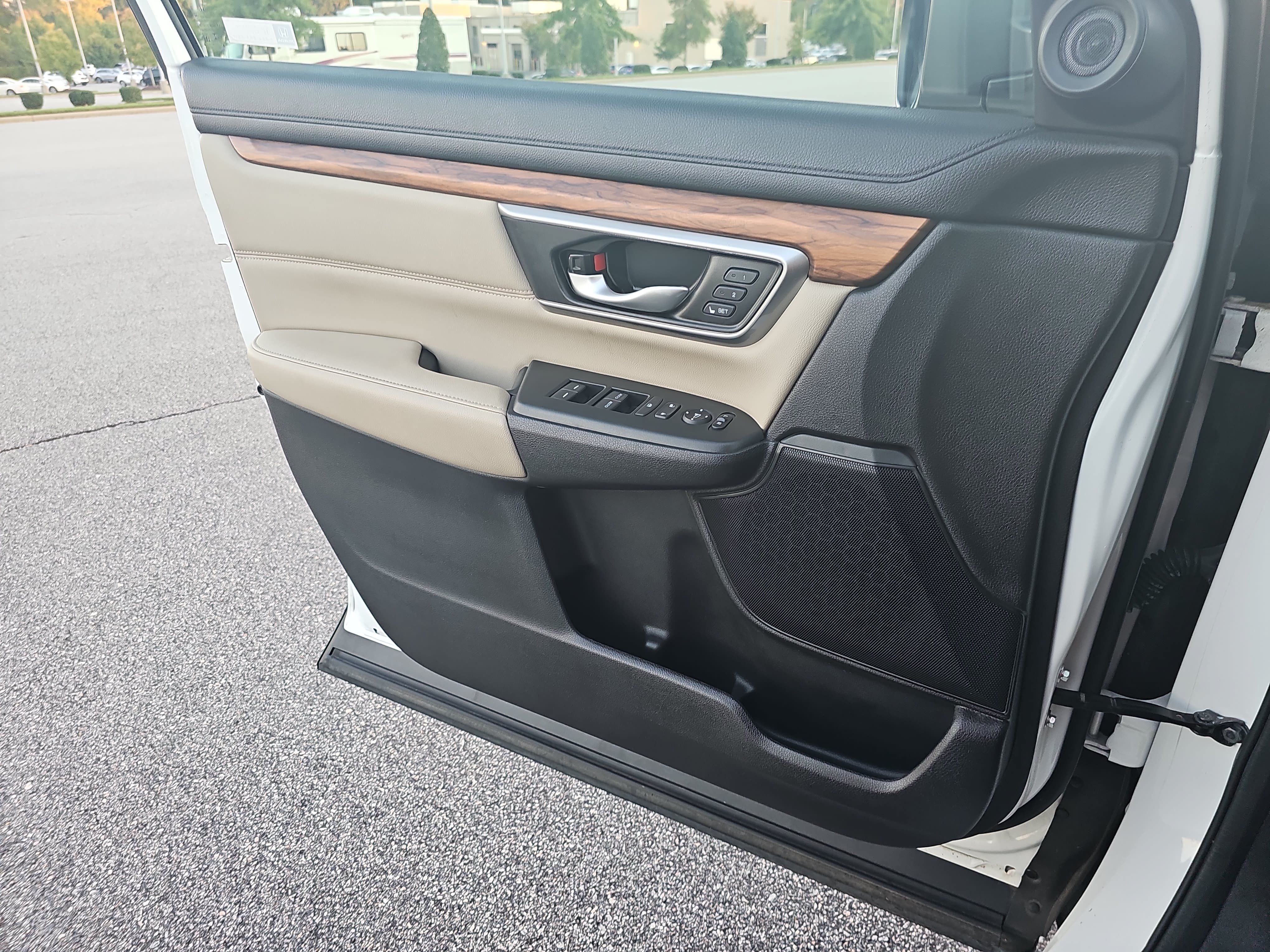 Used 2019 Honda CR-V Touring image 28