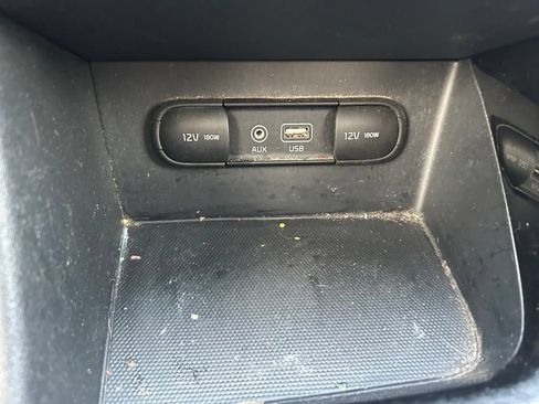 Used 2017 Kia Niro FWD image 27
