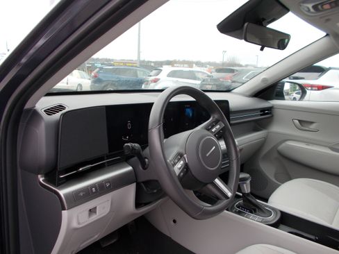 Used 2024 Hyundai Kona SEL image 10