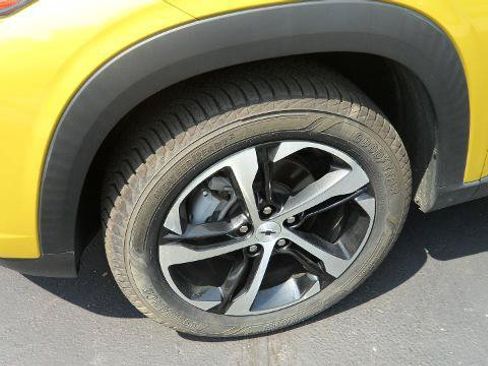 Used 2024 Chevrolet Trax RS w/ Driver Confidence Package FWD image 8