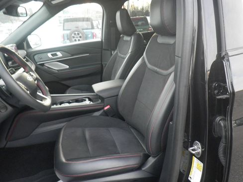 Certified 2025 Ford Explorer ST image 13