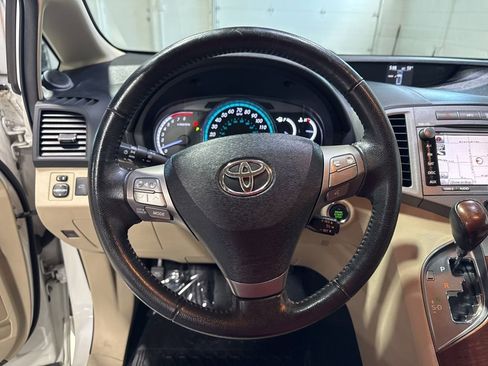 Used 2012 Toyota Venza XLE AWD/4WD image 9