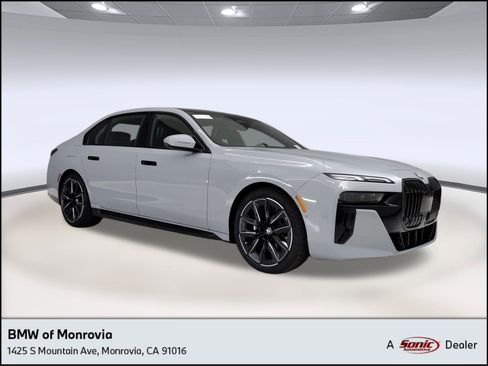 New 2026 BMW 740i w/ Premium Package image 1