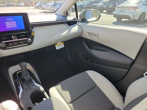 Used 2026 Toyota Corolla LE image 3