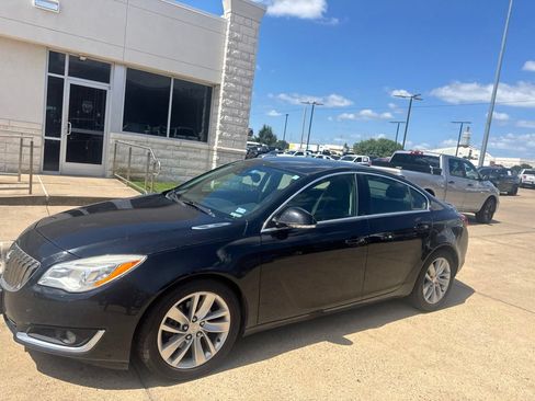 Used 2016 Buick Regal Premium w/ Driver Confidence Package #2 FWD image 1