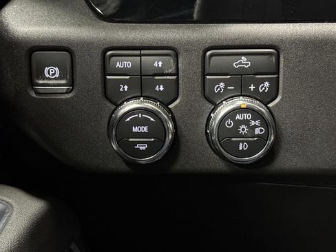 Used 2025 GMC Sierra 1500 Elevation image 25