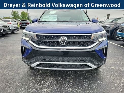 New 2024 Volkswagen Taos SE image 9