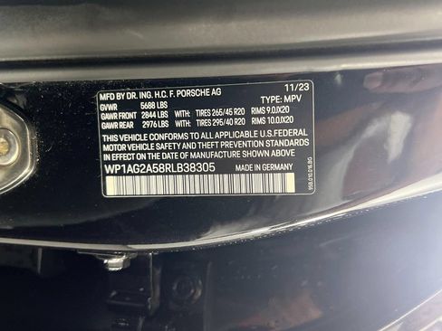 Certified 2024 Porsche Macan S AWD/4WD image 34