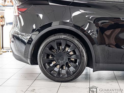 Used 2021 Tesla Model Y Long Range AWD/4WD image 11