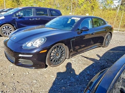 Used 2016 Porsche Panamera image 2