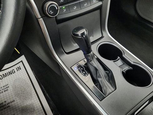 Used 2015 Toyota Camry SE FWD image 16