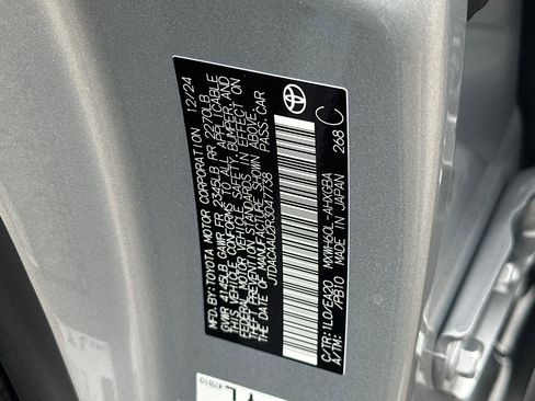 Used 2024 Toyota Prius LE image 28