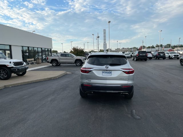 Used 2018 Buick Enclave Essence FWD image 4
