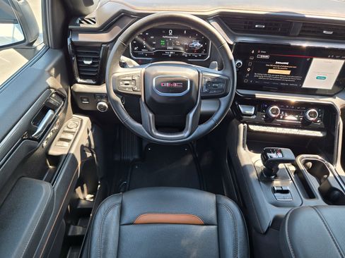 Used 2025 GMC Sierra 1500 AT4 w/ AT4 Premium Package AWD/4WD image 11