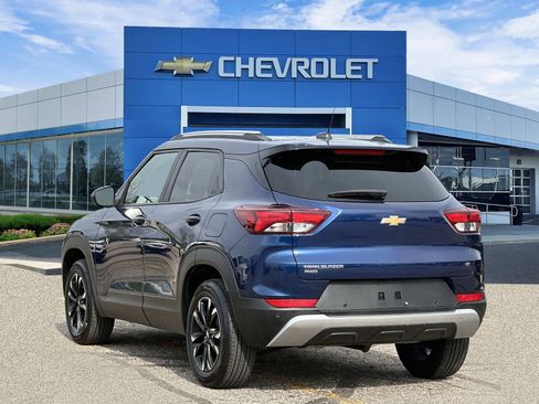 Certified 2023 Chevrolet TrailBlazer LT w/ Convenience Package AWD/4WD image 3