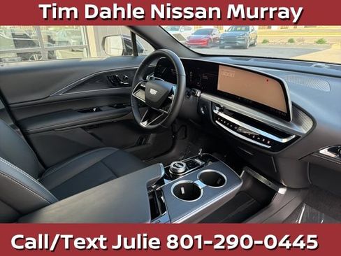 Used 2024 Cadillac Lyriq Luxury AWD/4WD image 14