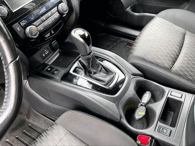 Used 2019 Nissan Rogue SV w/ Sun & Sound Touring Package AWD/4WD image 15