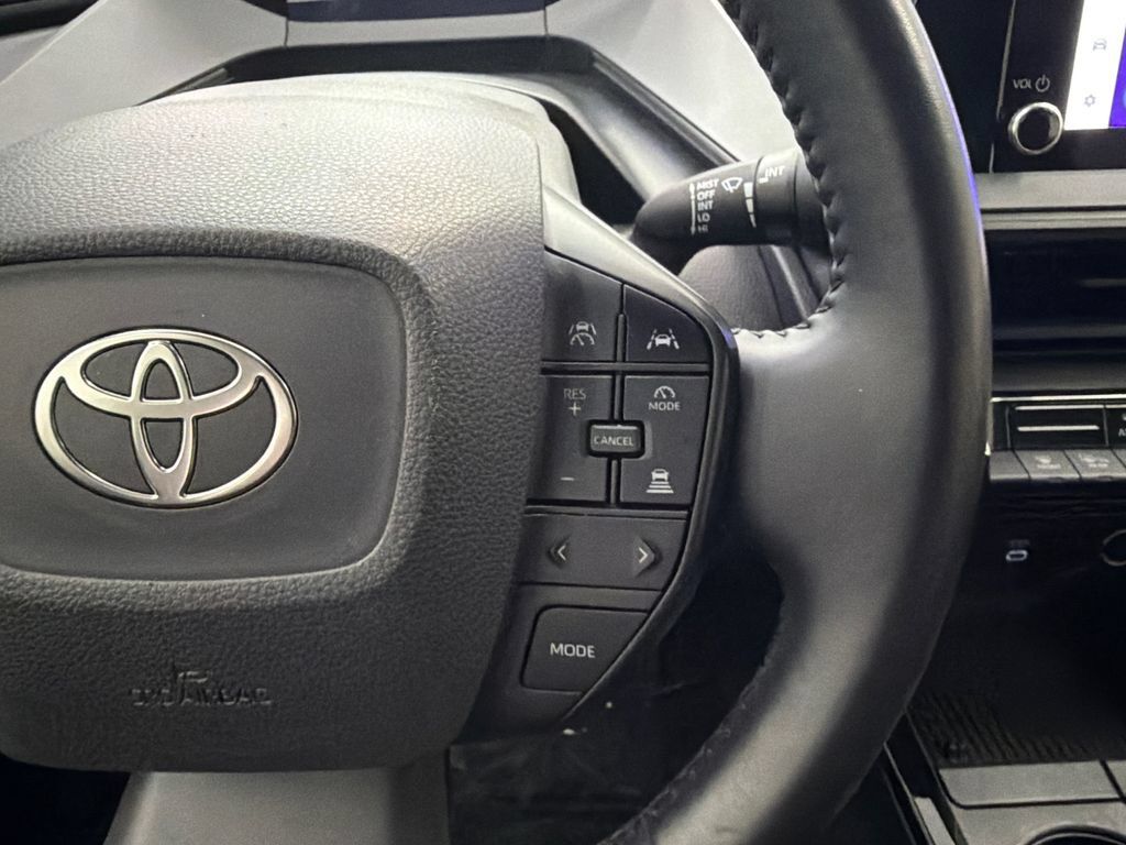 Used 2024 Toyota Prius LE FWD image 23