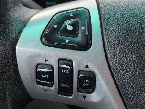 Used 2015 Ford Explorer XLT w/ Equipment Group 202A image 17