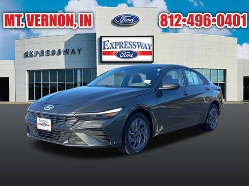 Used 2024 Hyundai Elantra SEL image 1