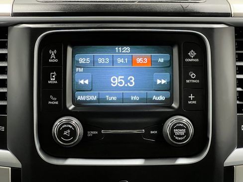 Used 2019 RAM 1500 Classic SLT AWD/4WD image 23