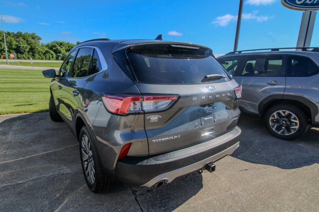 Used 2022 Ford Escape Titanium w/ Class II Trailer Tow Package AWD/4WD image 4