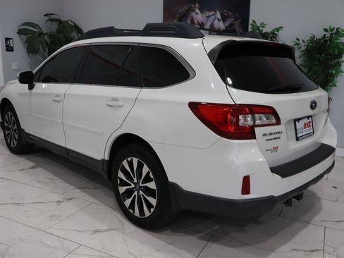 Used 2016 Subaru Outback 2.5i Limited AWD/4WD image 3
