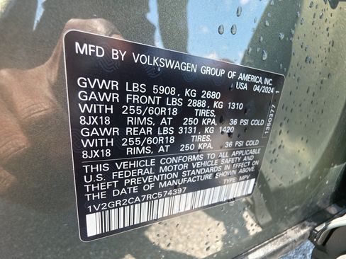 Used 2024 Volkswagen Atlas Peak Edition SEL AWD/4WD image 38