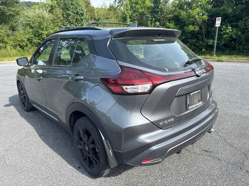 Used 2023 Nissan Kicks SR w/ SR Premium Package FWD image 3